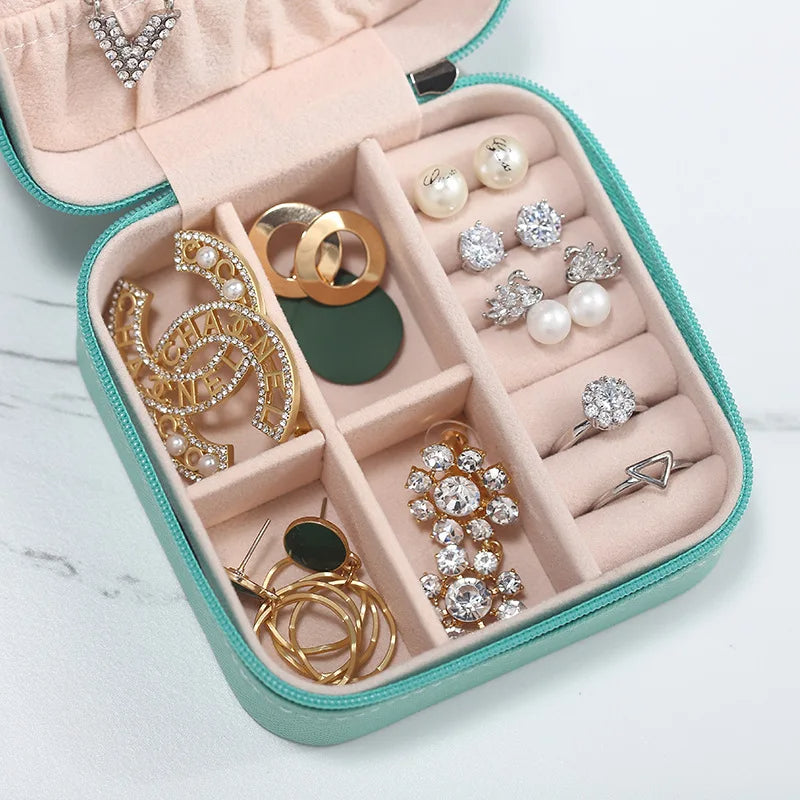 Portable Mini Leather Jewellery Organizer (Random Color)