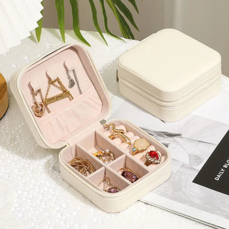 Portable Mini Leather Jewellery Organizer (Random Color)