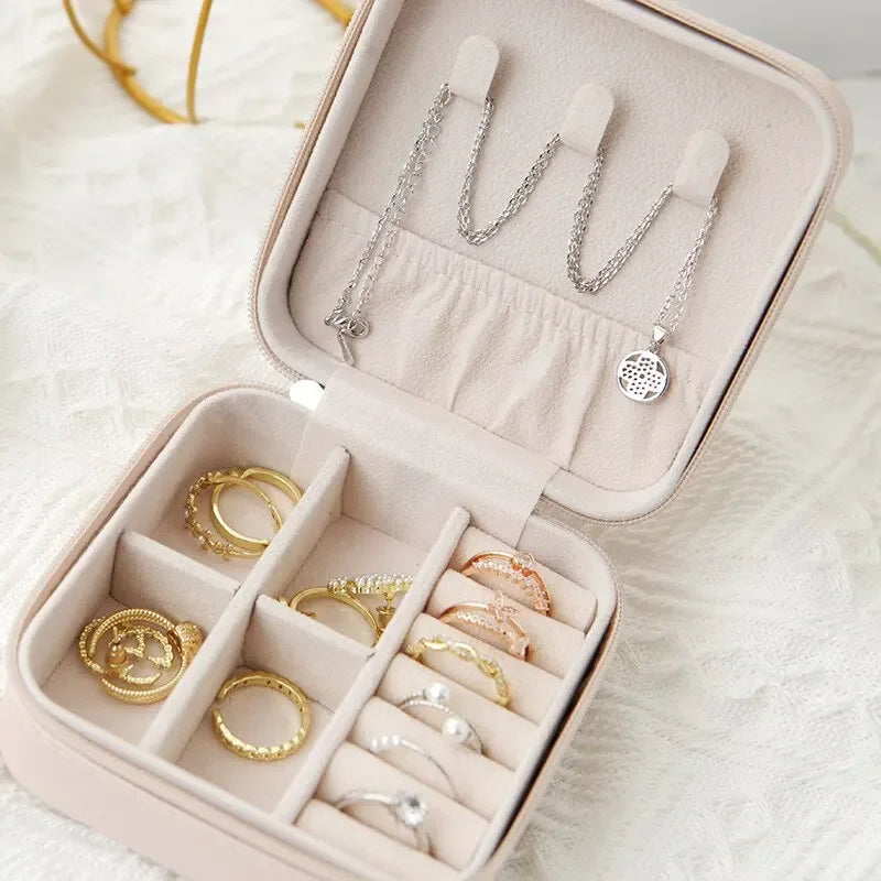 Portable Mini Leather Jewellery Organizer (Random Color)